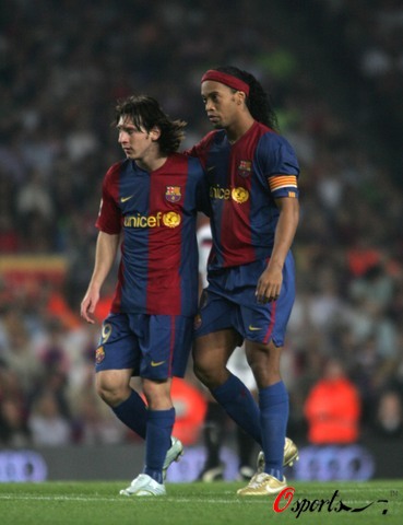 全运会女排半决赛综述：山东女排连胜上海晋级决赛，将与江苏争冠（全运会女排半决赛回顾：山东力克上海晋级决赛，与江苏会师争冠）