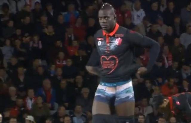 足球报：张外龙这几年一直关注铜梁龙，冲超后他独坐良久（足球报：张外龙多年关注铜梁龙，冲超后独自静坐良久）