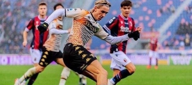 拜仁vs美因茨首发：凯恩领衔，卡尔在列，迪亚斯缺席（拜仁对阵美因茨首发名单：凯恩领衔，卡尔入选，迪亚斯缺席）