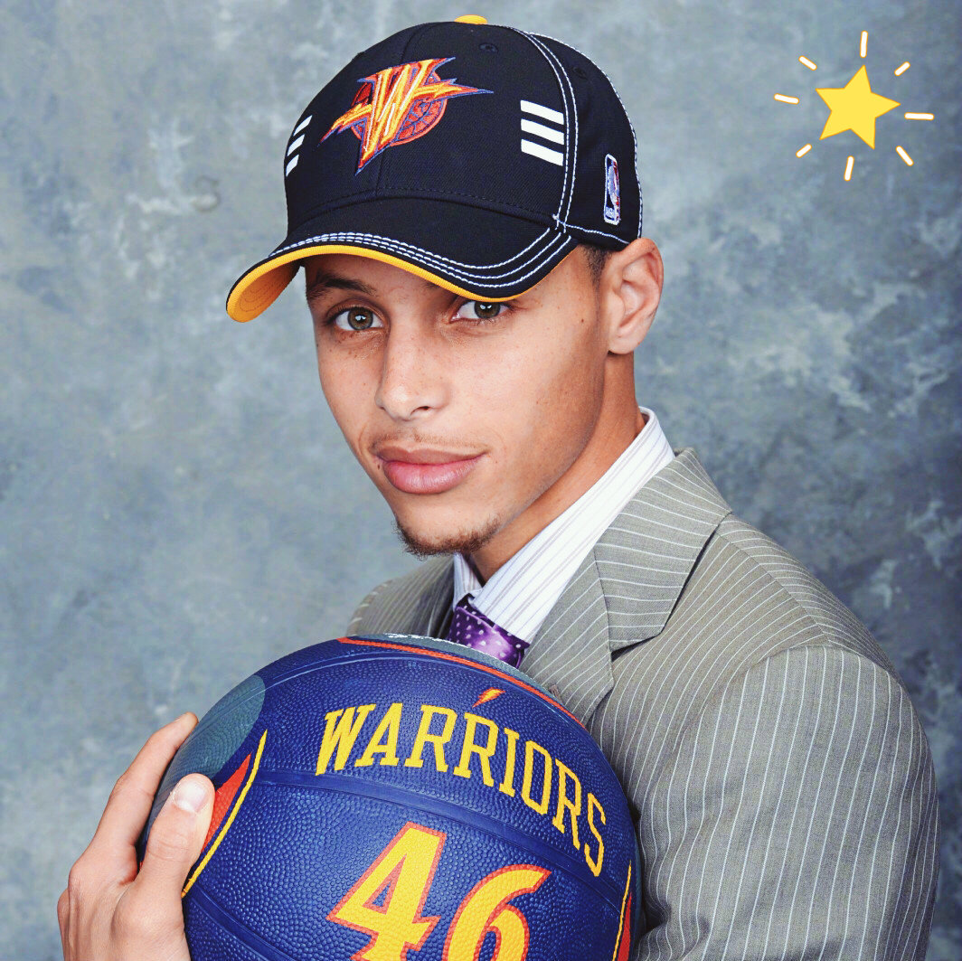 米兰体育总监：亚沙里和莫德里奇关系很好，他经常和莫德里奇交流（米兰体育总监：亚沙里与莫德里奇关系密切，交流频繁）