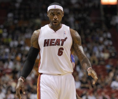 圣保罗总监：会在奥斯卡康复后再讨论未来，做事首先要人性化（圣保罗总监：待奥斯卡康复再谈未来，行事以人性为先）