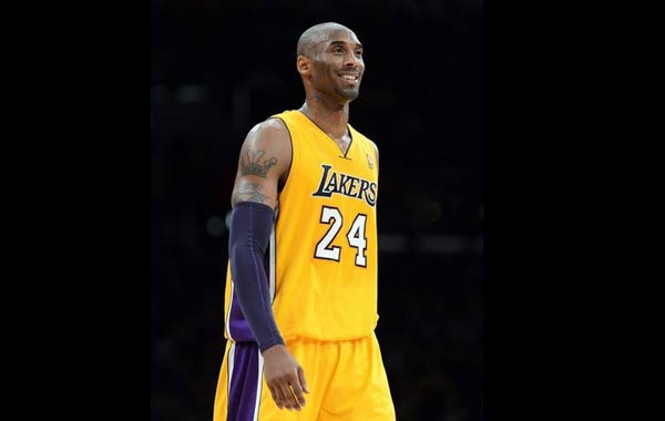 英超-狼队VS曼联：送副班长首胜？NO！阿莫林要逼近欧冠区（英超｜狼队战曼联：拒送副班长首胜，阿莫林冲刺欧冠区）