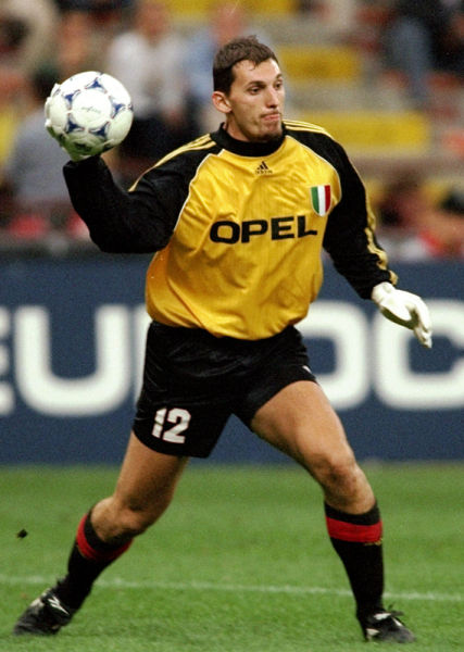 轰36+13+7夺冠！中国男篮又一15岁2米03前锋蹿升：新版小丁太猛（砍下36+13+7助队封王！中国男篮15岁2米03锋线新星崛起：新版小丁太猛）