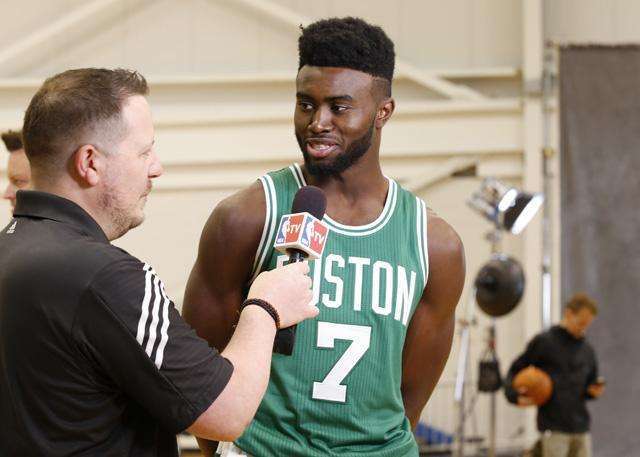 NBA球队换帅动态及影响分析（NBA主帅更迭动向与影响解读）