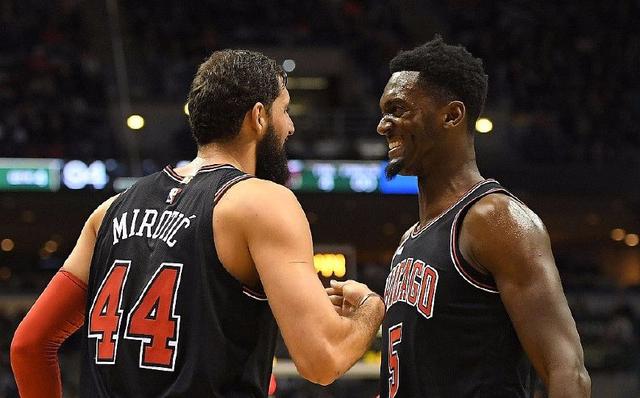 太阳报：伊万-托尼在伦敦夜总会因涉嫌用头撞人被警方逮捕（太阳报称伊万-托尼在伦敦夜店涉用头撞人遭警方拘捕）