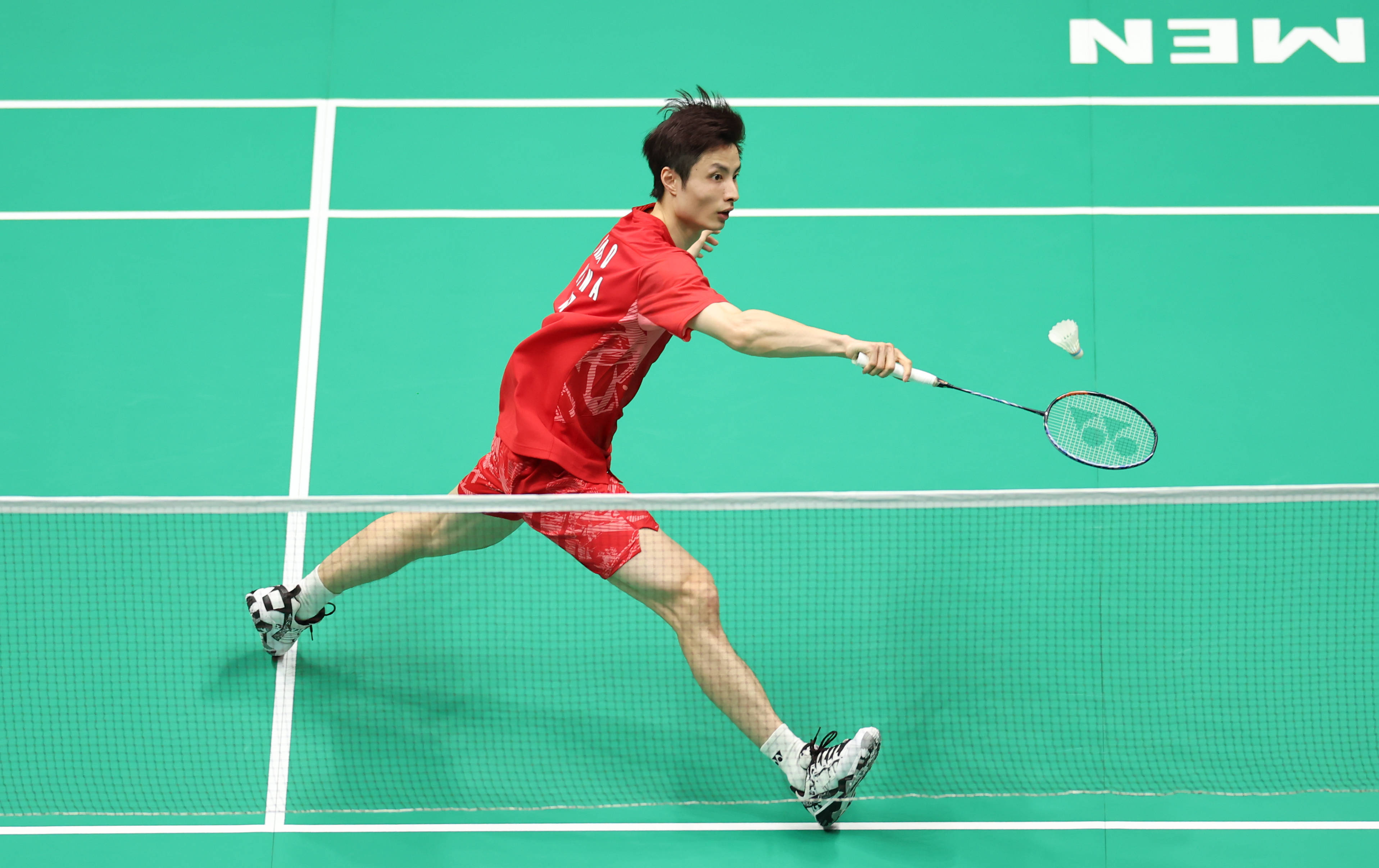 这使得他在 这使得他在